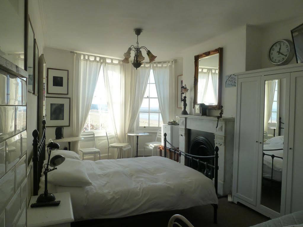 מארגייט Beachview Guest House Accommodations מראה חיצוני תמונה